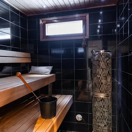Вилла Arctic River House *